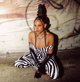 Alesha Dixon feet photo 6