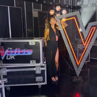 Alesha Dixon feet photo 3