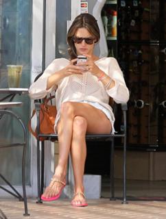 Alessandra Ambrosio feet photo thumbnail