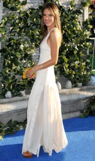 Alessandra Ambrosio feet photo thumbnail