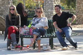 Alessandra Ambrosio feet photo thumbnail