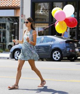 Alessandra Ambrosio feet photo thumbnail