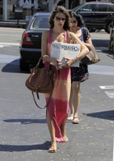 Alessandra Ambrosio feet photo thumbnail