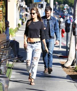 Alessandra Ambrosio feet photo thumbnail
