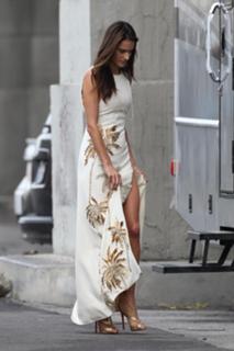 Alessandra Ambrosio feet photo thumbnail