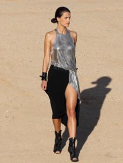 Alessandra Ambrosio feet photo thumbnail