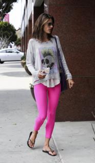 Alessandra Ambrosio feet photo thumbnail