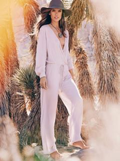 Alessandra Ambrosio feet photo thumbnail