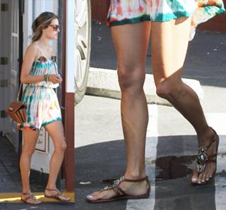 Alessandra Ambrosio feet photo thumbnail