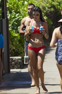 Alessandra Ambrosio feet photo thumbnail