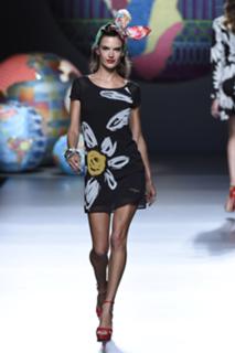 Alessandra Ambrosio feet photo thumbnail