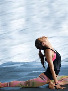 Alessandra Ambrosio feet photo thumbnail