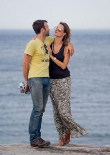 Alessandra Ambrosio feet photo thumbnail