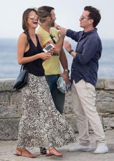 Alessandra Ambrosio feet photo thumbnail