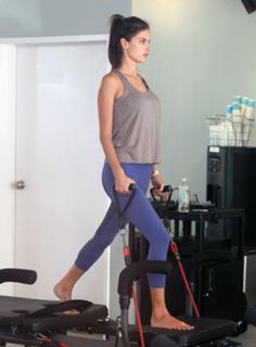 Alessandra Ambrosio feet photo thumbnail