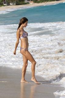 Alessandra Ambrosio feet photo thumbnail