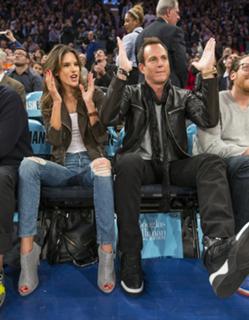 Alessandra Ambrosio feet photo thumbnail