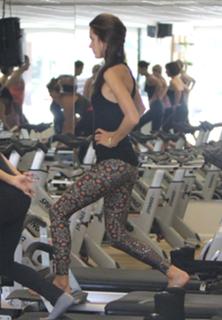 Alessandra Ambrosio feet photo thumbnail