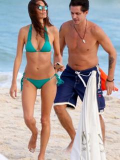 Alessandra Ambrosio feet photo thumbnail