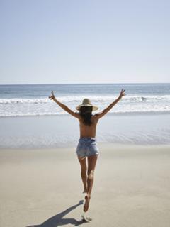 Alessandra Ambrosio feet photo thumbnail