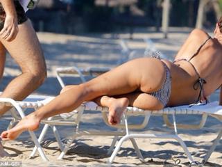 Alessandra Ambrosio feet photo thumbnail