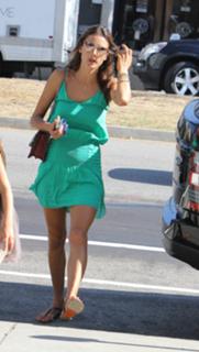 Alessandra Ambrosio feet photo thumbnail