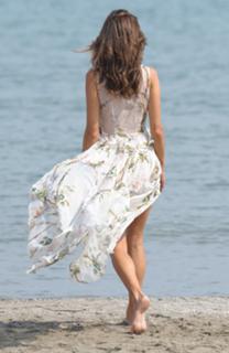 Alessandra Ambrosio feet photo thumbnail