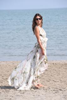 Alessandra Ambrosio feet photo thumbnail