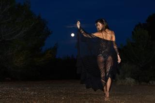 Alessandra Ambrosio feet photo thumbnail