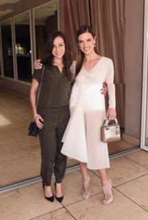 Alessandra Ambrosio feet photo thumbnail