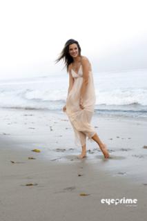 Alessandra Ambrosio feet photo thumbnail
