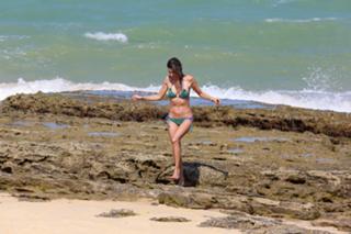 Alessandra Ambrosio feet photo thumbnail