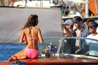 Alessandra Ambrosio feet photo thumbnail