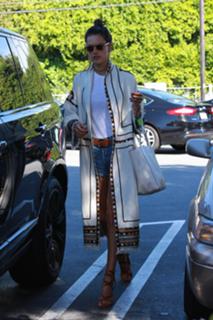 Alessandra Ambrosio feet photo thumbnail