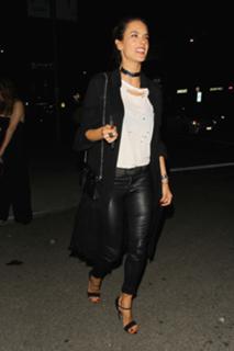 Alessandra Ambrosio feet photo thumbnail