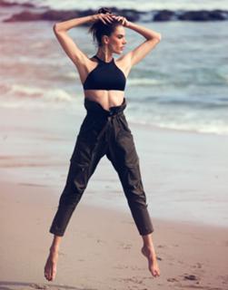 Alessandra Ambrosio feet photo thumbnail