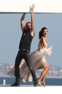 Alessandra Ambrosio feet photo thumbnail