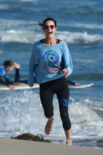 Alessandra Ambrosio feet photo thumbnail