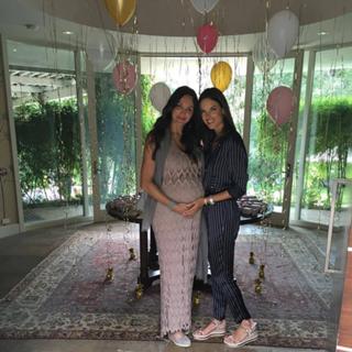 Alessandra Ambrosio feet photo thumbnail