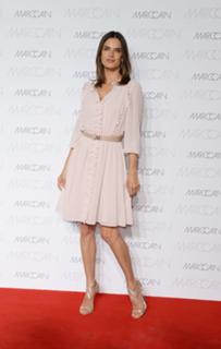 Alessandra Ambrosio feet photo thumbnail