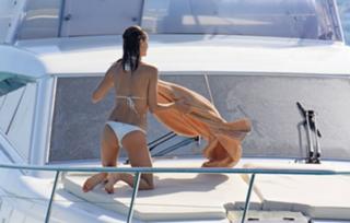 Alessandra Ambrosio feet photo thumbnail