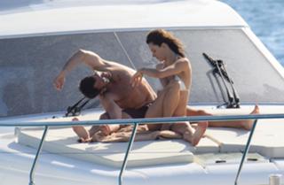 Alessandra Ambrosio feet photo thumbnail