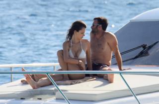 Alessandra Ambrosio feet photo thumbnail