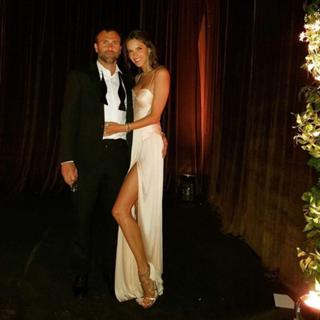 Alessandra Ambrosio feet photo thumbnail