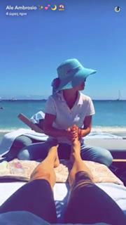 Alessandra Ambrosio feet photo thumbnail