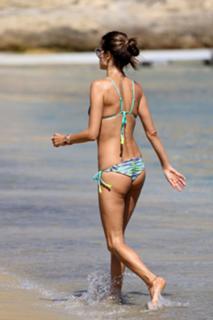 Alessandra Ambrosio feet photo thumbnail