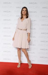 Alessandra Ambrosio feet photo thumbnail