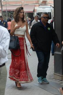 Alessandra Ambrosio feet photo thumbnail