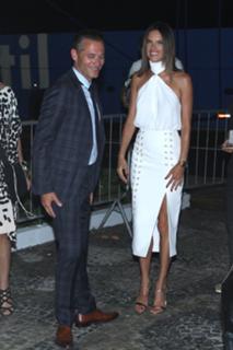 Alessandra Ambrosio feet photo thumbnail