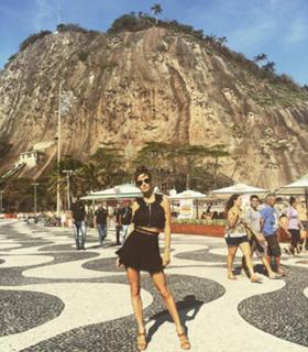 Alessandra Ambrosio feet photo thumbnail